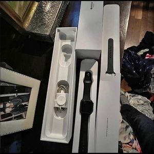 I’m selling this Apple Watch because I barely where it .